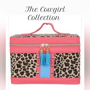 🆕📢📢LAST ONE....Cheetah Print Cosmetic Train Case